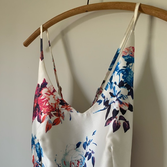 L’atiste Floral Satin Cocktail Dress 🌺 - Picture 7 of 9